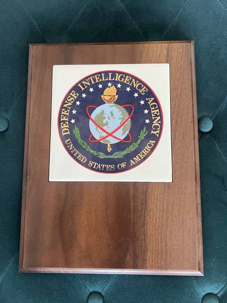 Vintage US Government Wooden Plaque Defense intelligence Agency RARE Memorabilia