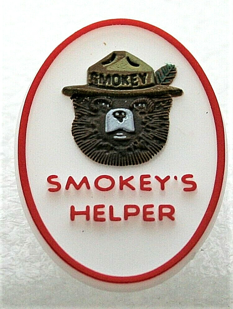 Smokey’s Helper The Bear Lapel Hat Pin Button NOS New 2000’s Forest Fires