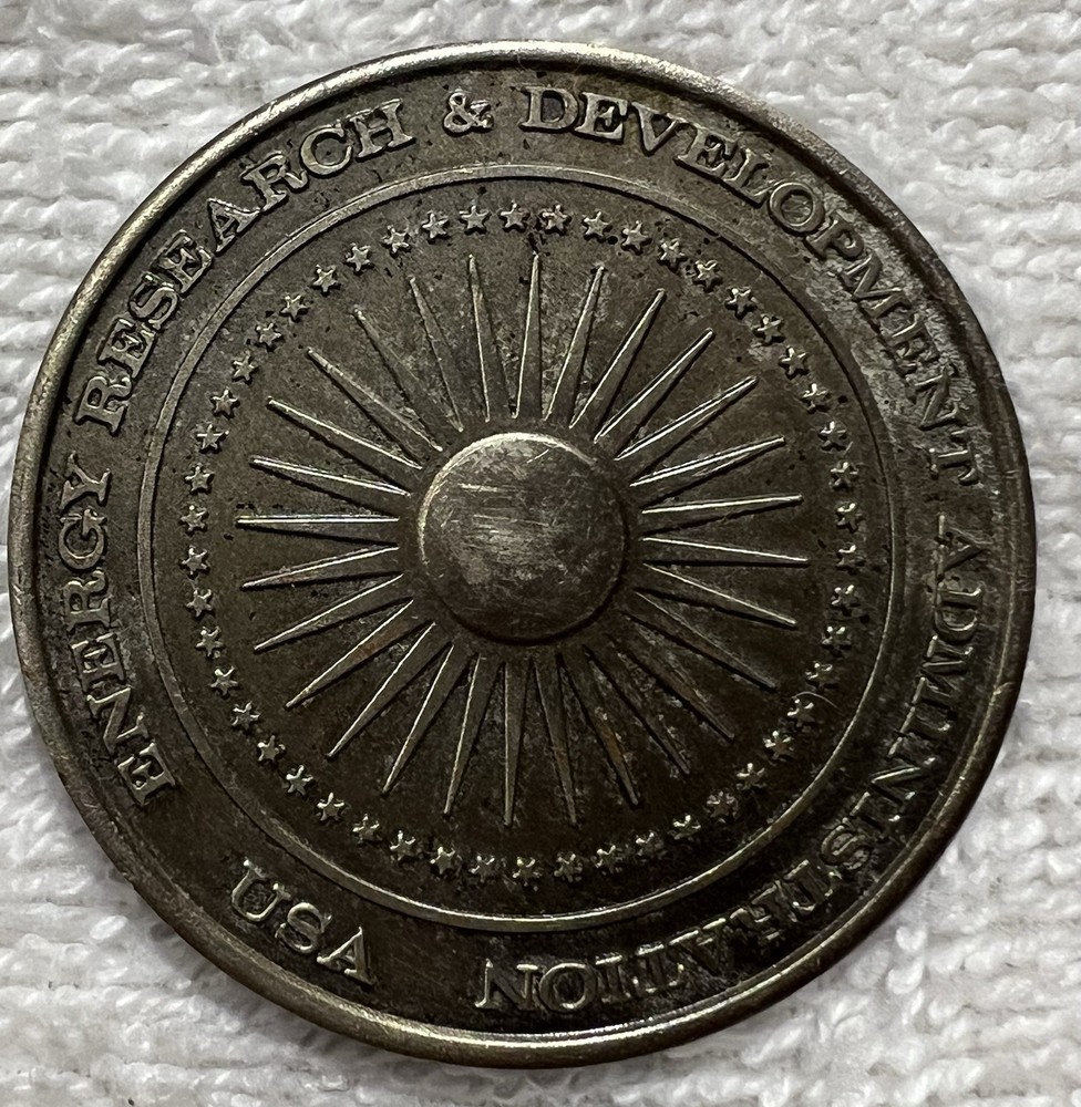 1975-1977 **ENERGY RESEARCH & DEVELOPMENT ADMINISTRATION** COMMEMORATIVE COIN!