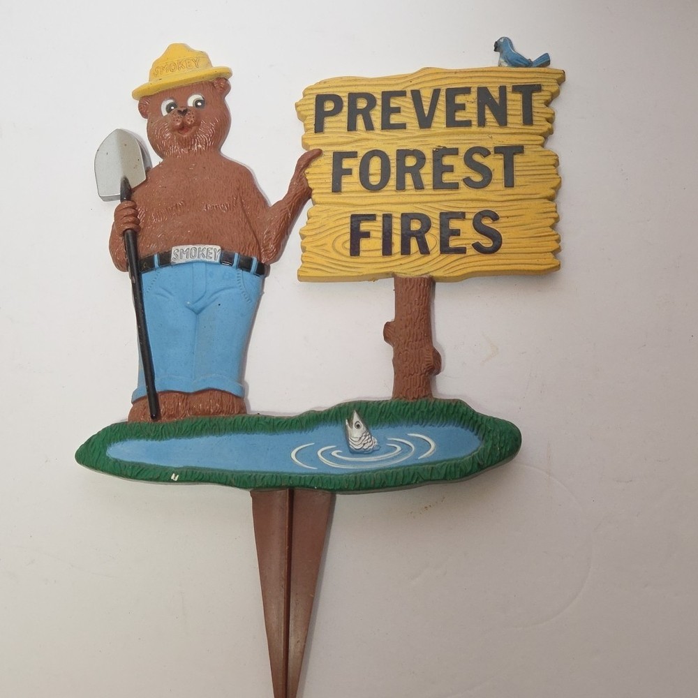Vintage SMOKEY BEAR Yard Sign – Hard To Find