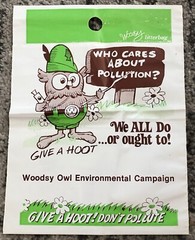 Vintage 1970s Woodsy Owl «Give a Hoot» Environmental Garbage Bag Campaign TRASH