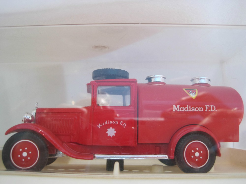 SOLIDO SCHERING DRUG ADVERTISING CITROEN CITERNE MADISON FD RED FIRE TRUCK