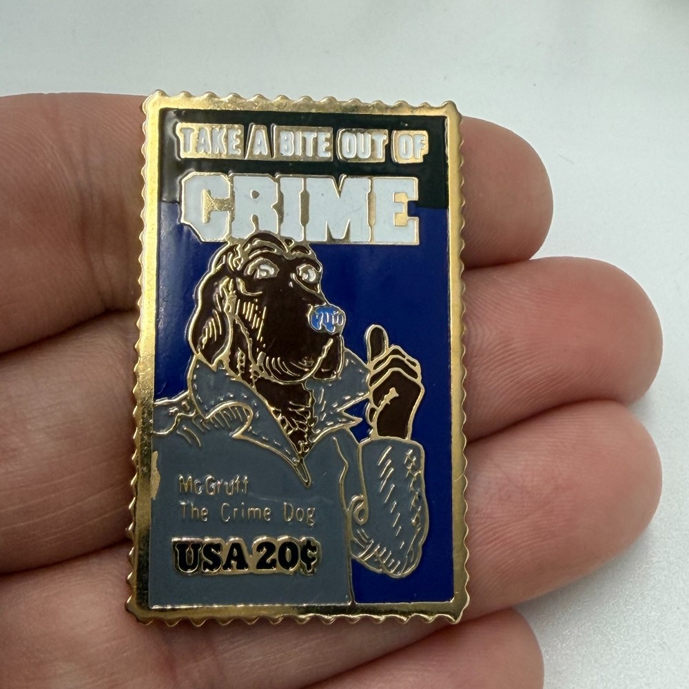 McGruff The Crime Dog US 20 Cents Stamp Lapel Pin Take A Bite Out Of Crime 1904