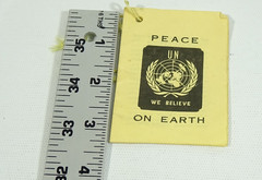 Vintage UN Peace On Earth Mini Tag Booklet United Nations «We Believe»