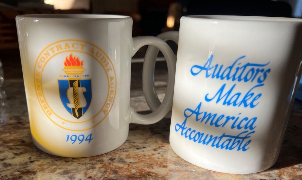 Defense Contract Audit Agency Mug w/Logo «Auditors Make America Accountable»