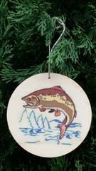 (3) SET OF 3 ASPEN WOOD ORNAMENTS (3″ DIAMETER) FISH FISHERMAN CABIN RUSTIC