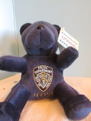 CITYBEARS POLICE DEPT NYPD US BRAVEST 9-11-01 BLUE TEDDY BEAR 5″ SITTING